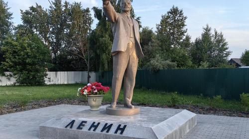 Памятник Ленину в Тобольске