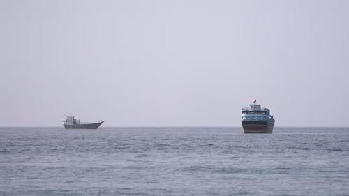 Суда в Ормузском проливе