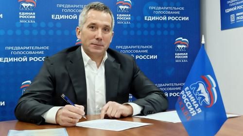 Олег Леонов