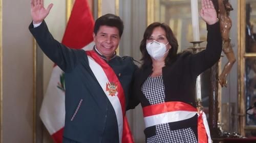 Кастильо вместе с Болуарте в день её назначения на министерский пост