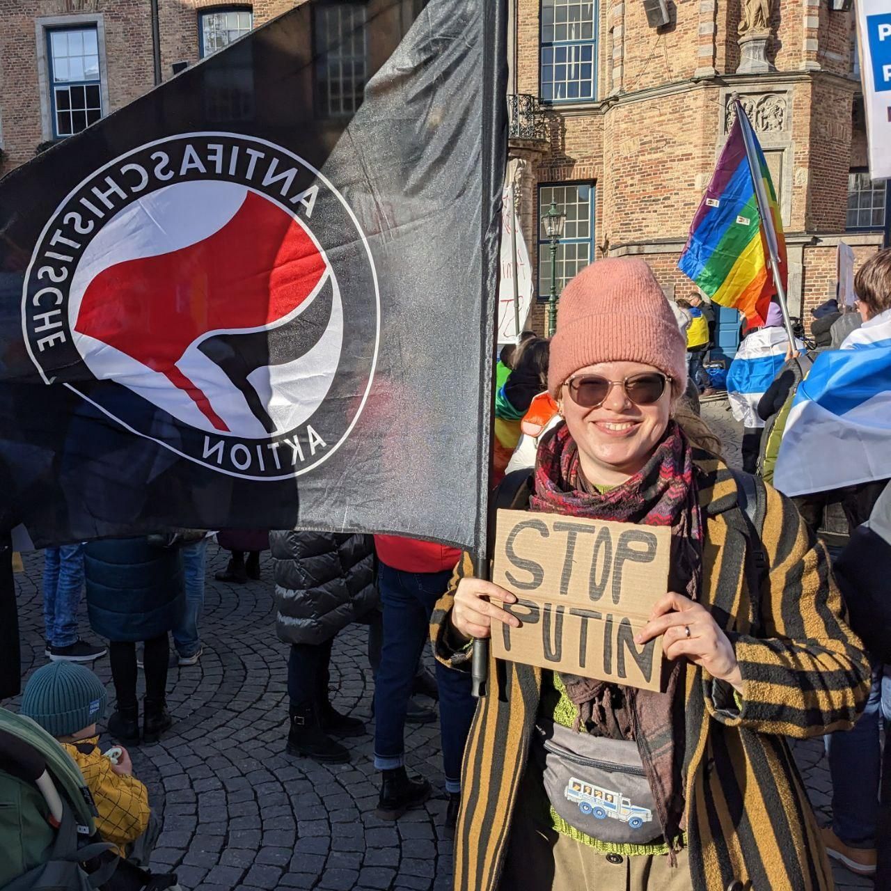 Мария Меньшикова на антивоенном митинге в Германии.