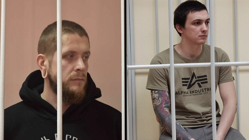 Данил Чертыков и Юра Незнамов в зале суда (слева направо)