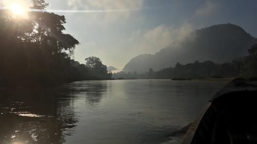 Граница между Таиландом и Мьянмой по реке Моэй. В последние годы страна закрыта для туристов