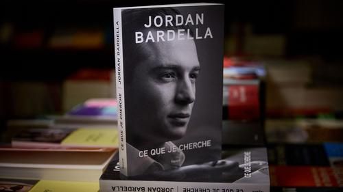 Автобиографическая книга «Ce que je cherche» («То, что я ищу») Жордана Барделлы