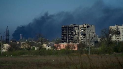 Дым над заводом Азовсталь в Мариуполе, апрель 2022