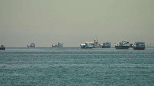 Торговые суда в Ормузском проливе