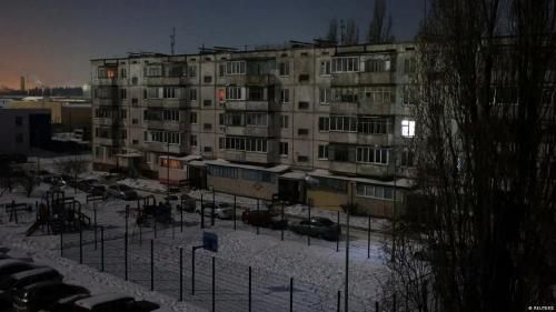 Дом в Белгороде во время блэкаута после ракетного обстрела