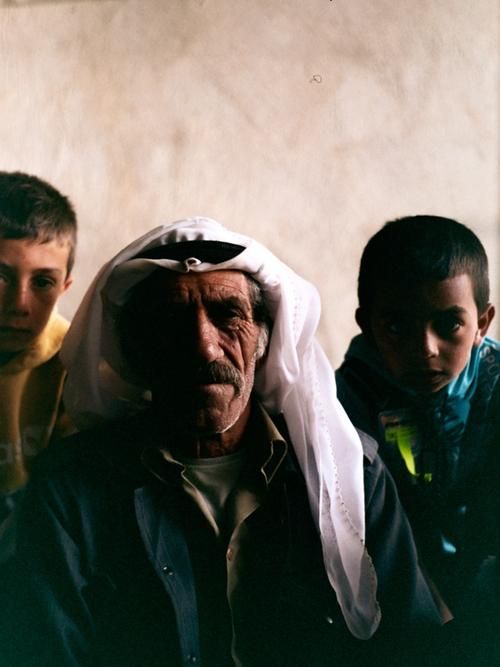 Жители деревни Умм аль-Хира в регионе Масафер Ятта. Фотография Романа Левина.