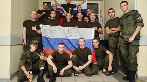 Во время наступления ВСУ в Курской области, там находились сотни срочников — многие погибли, пропали без вести или взяты в плен